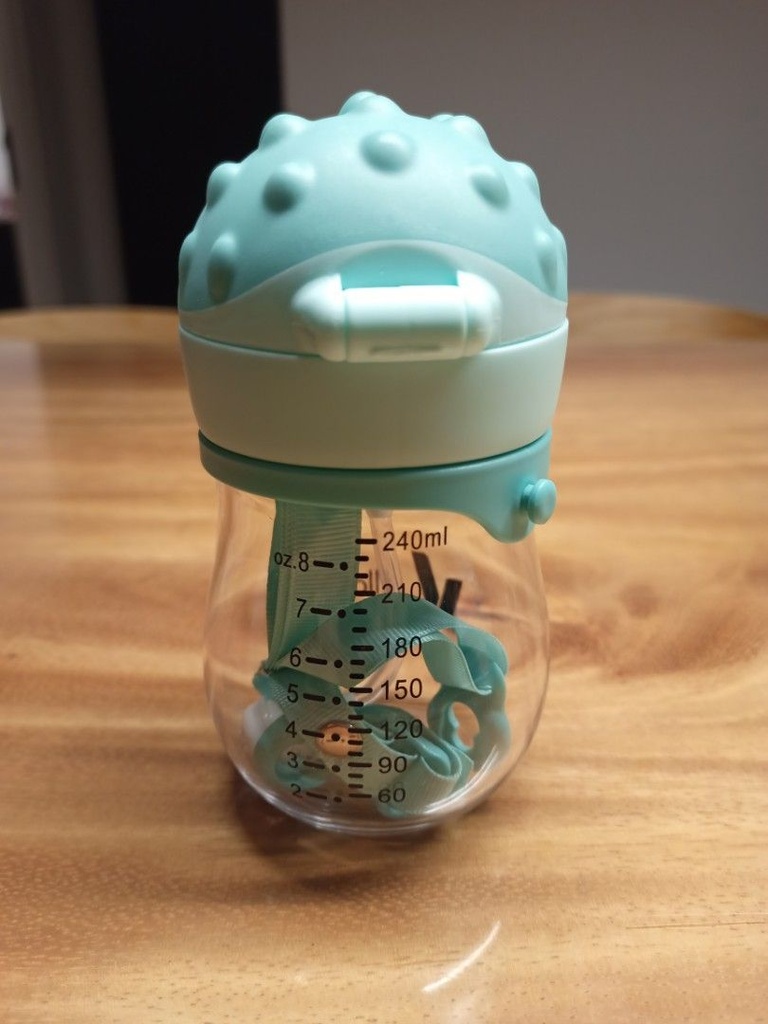 Los Lianos A drinking cup with a straw No:7211
