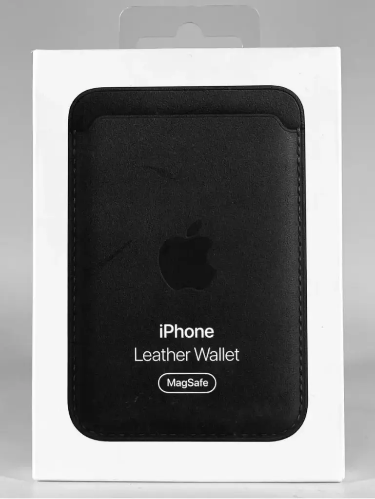 Apple iPhone Leather Wallet with MagSafe