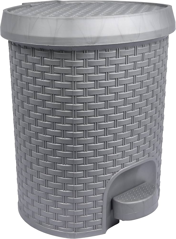 Rio Rattan Pedal Dustbin No:3 Code 7003 22ltr